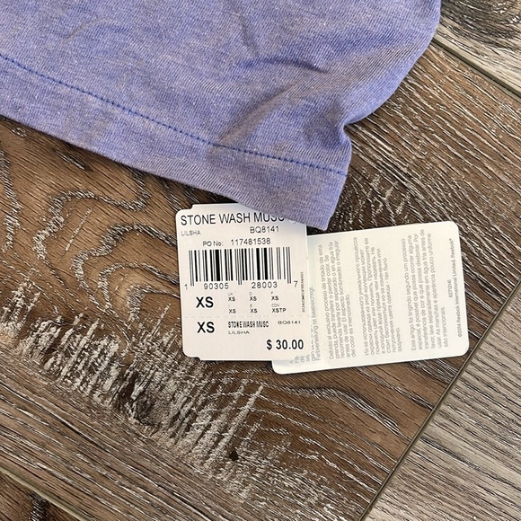 Reebok tank top/ muscle tee NWT size XS - Picture 2 of 3